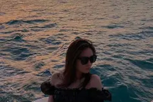 不到24小时娱乐圈又出三大八卦顶流小花、男星带女儿见情人