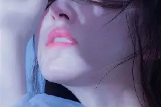 娱乐圈四大劲爆新闻：关晓彤海边热吻、黄晓明独处3小时、黄子韬海外生子赵丽颖错失大奖引热议