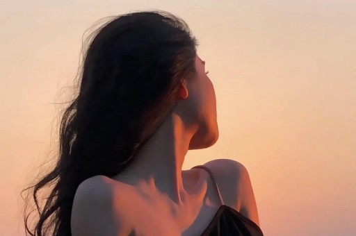 明星餐饮店集体“塌房”：当流量光环照不亮真金白银的账单